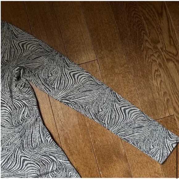 Marble print button down - Picture 5 of 7